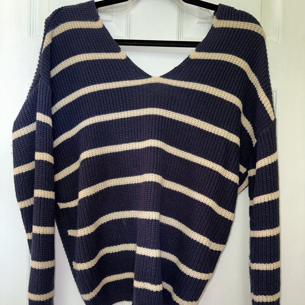 Francescas Size small cross back sweater